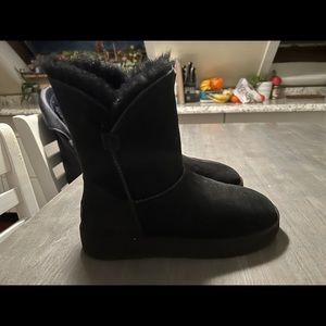 UGG Classic Cuff Short Boots in Black. Only worn once!
